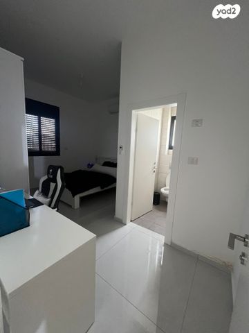 יהושוע אזולאי 