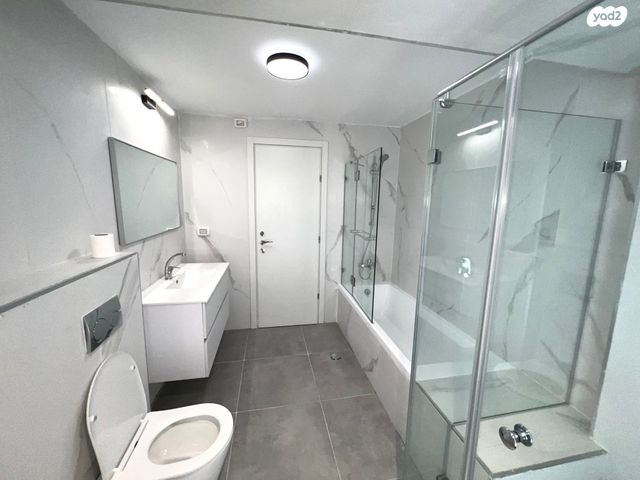 גבעת הורדים, רסקו