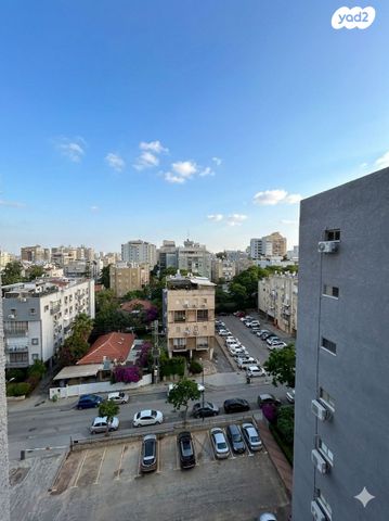 דירה, רמב"ם, ראשון לציון