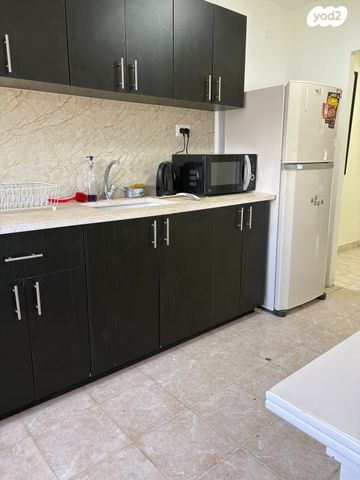 מודעת נכס, שדרות ג'יימס דה רוטשילד, חיפה