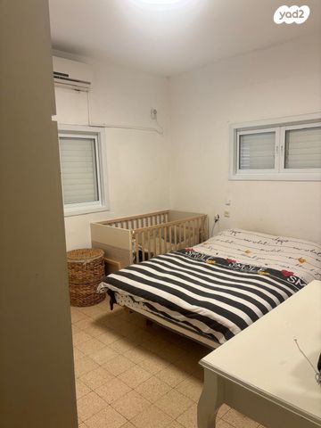 מודעת נכס, קרל נטר, אגרובנק, חולון