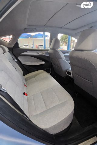 מודעת רכב ג׳ילי Geometry C