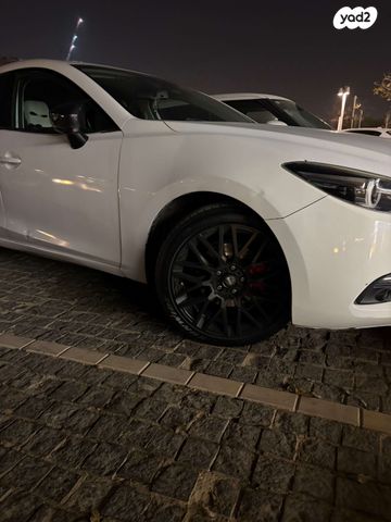 מודעת רכב מאזדה 3