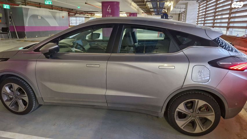 מודעת רכב ג׳ילי Geometry C