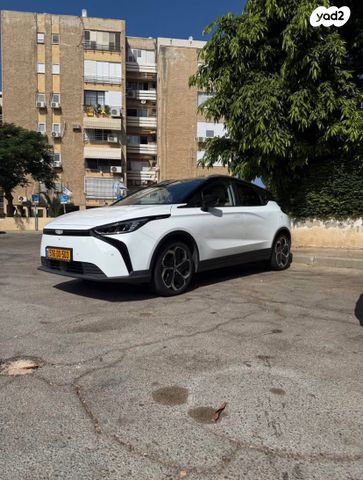 מודעת רכב ג׳ילי Geometry C