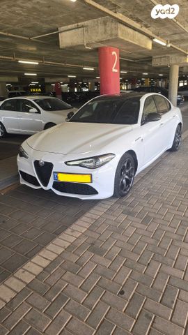 מודעת רכב אלפא רומיאו ג'וליה