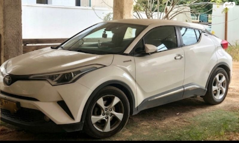מודעת רכב טויוטה C-HR