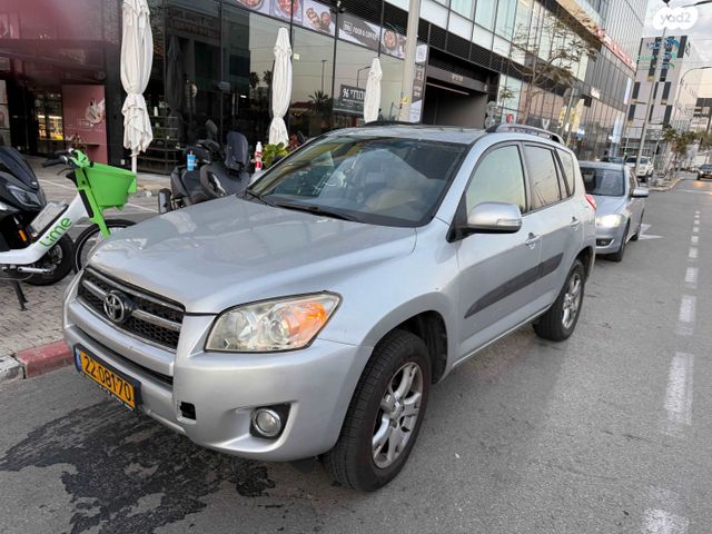 מודעת רכב טויוטה RAV4