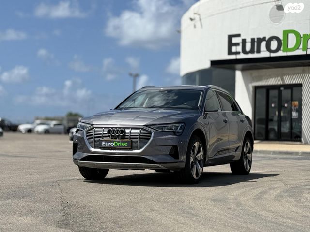 מודעת רכב אאודי E-tron