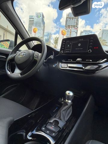 מודעת רכב טויוטה C-HR