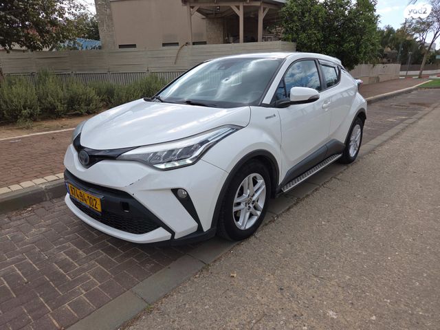מודעת רכב טויוטה C-HR