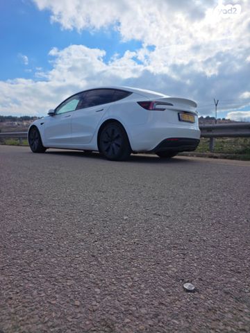 מודעת רכב טסלה מודל 3