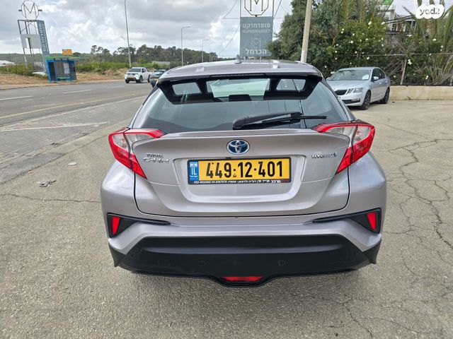 מודעת רכב טויוטה C-HR 2
