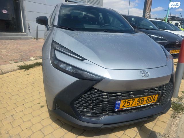 מודעת רכב טויוטה C-HR