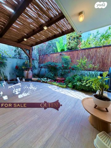 דו משפחתי, הדר, הוד השרון