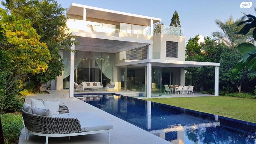 מודעת נכס, הרצליה