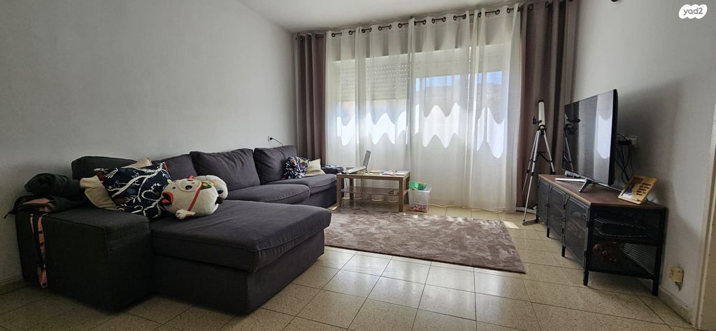 נחום גוטמן 4