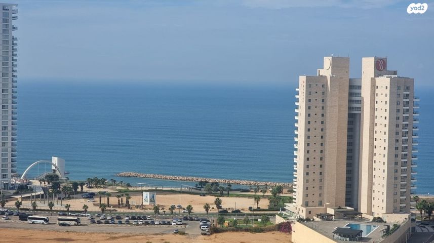 אמנון ליפקין שחק 