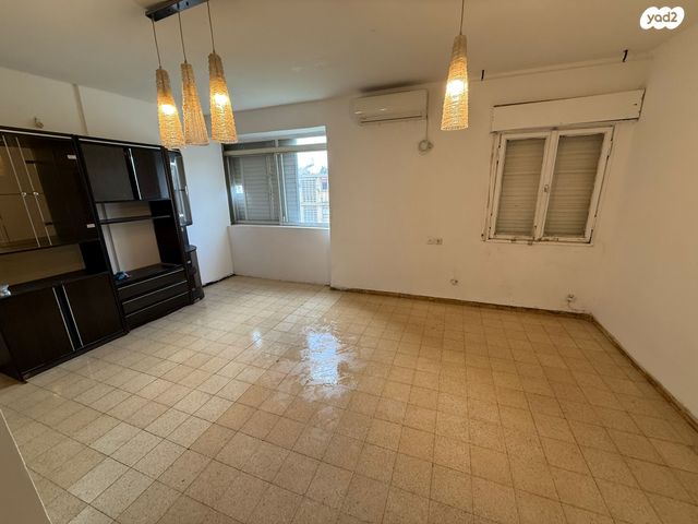 שדרות דגניה 7