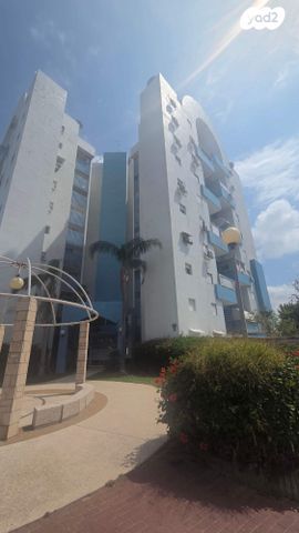 גיורא יוספטל 13