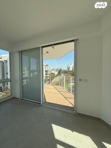 מודעת נכס, ארלוזורוב, הרצליה הצעירה, הרצליה