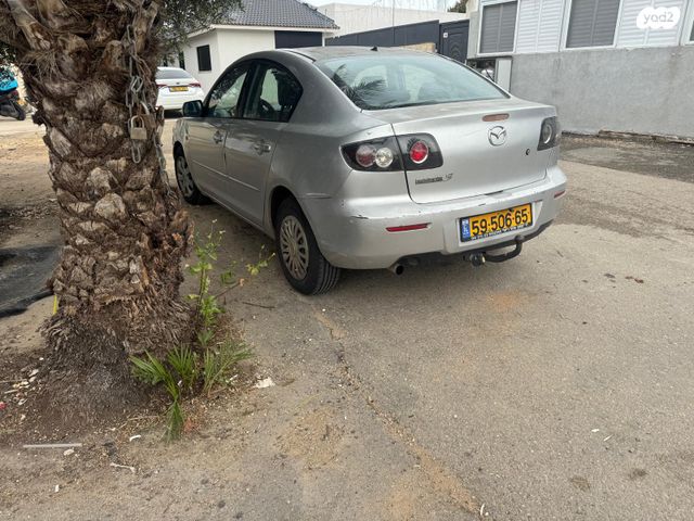 מודעת רכב מאזדה 3