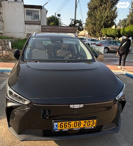 מודעת רכב ג׳ילי Geometry C