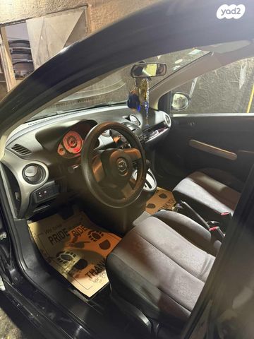 מודעת רכב מאזדה 2