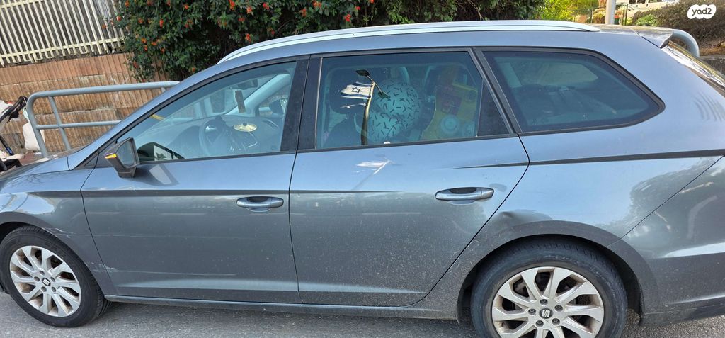 מודעת רכב סיאט לאון