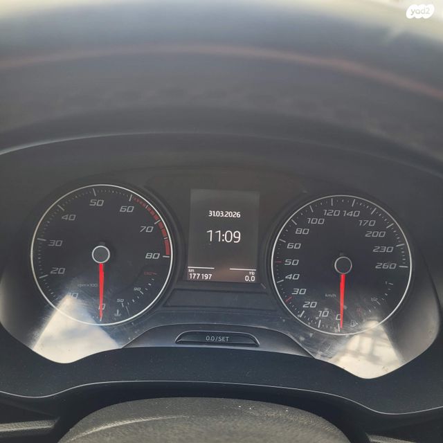 מודעת רכב סיאט לאון