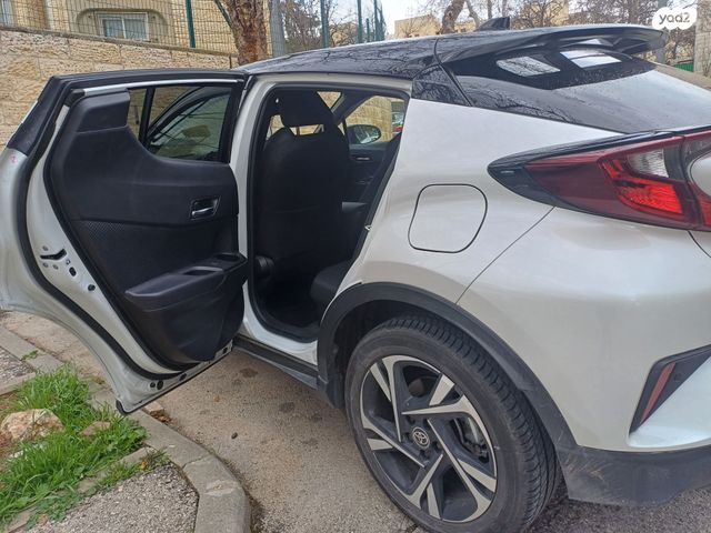 מודעת רכב טויוטה C-HR