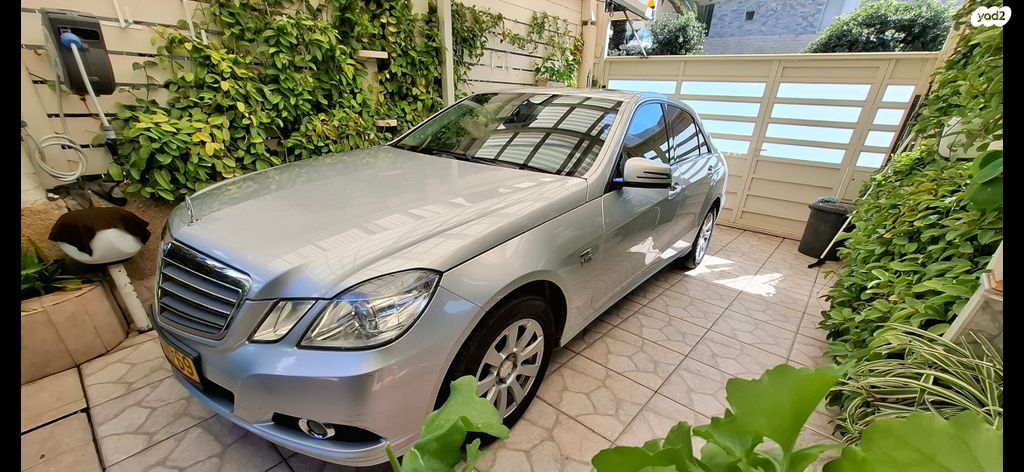 מודעת רכב מרצדס-בנץ E-class