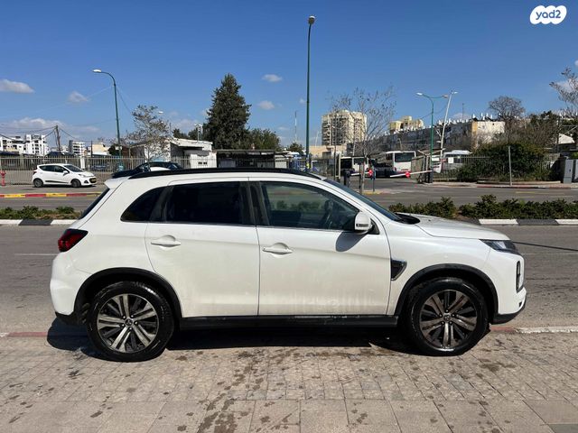 מודעת רכב מיצובישי ASX