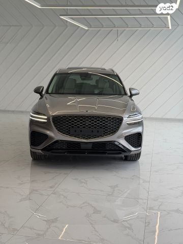 מודעת רכב ג'נסיס GV70