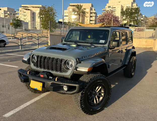 מודעת רכב ג'יפ רנגלר