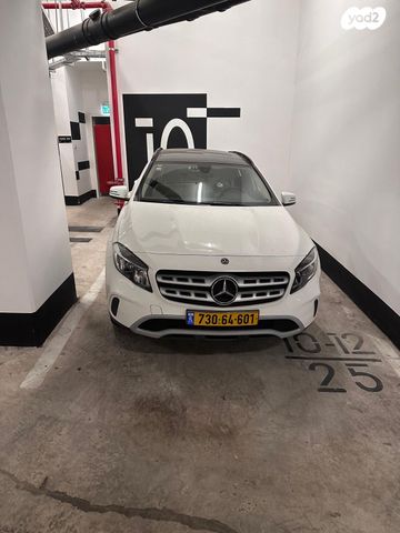 מודעת רכב מרצדס-בנץ GLA