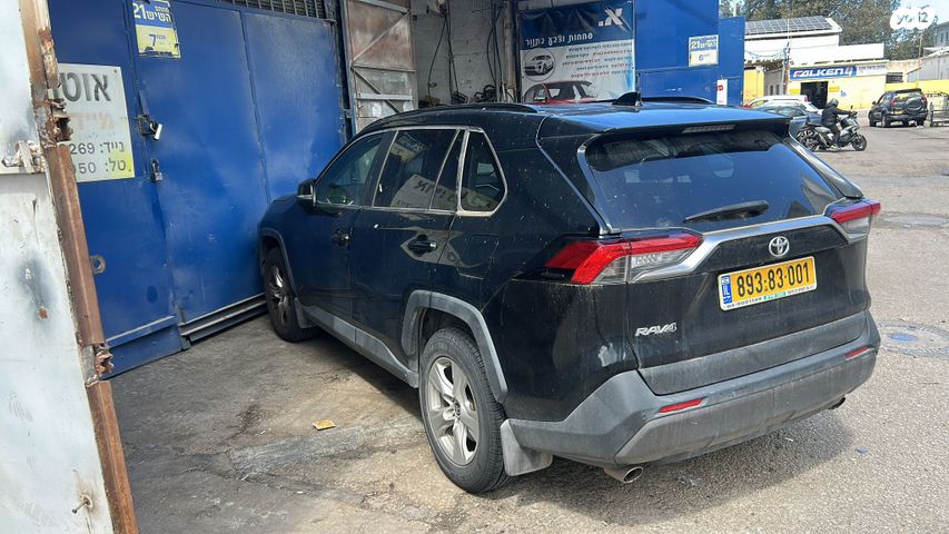 מודעת רכב טויוטה RAV4