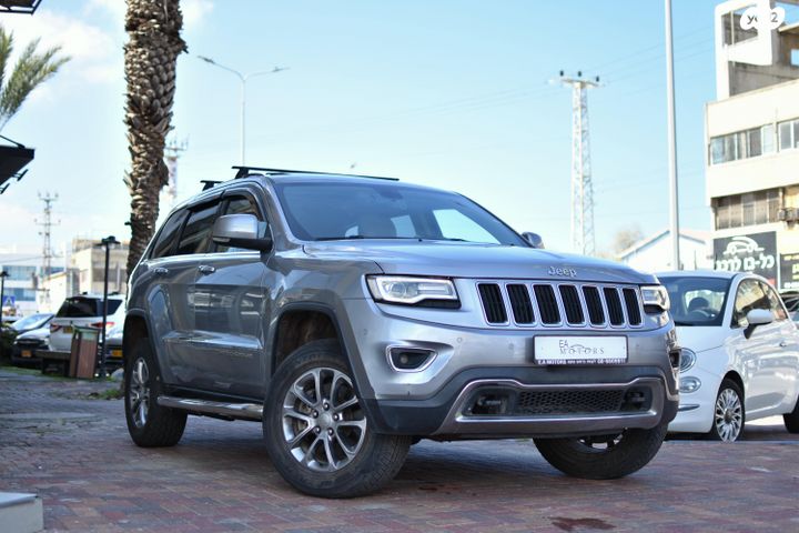 מודעת רכב ג'יפ גרנד צ'ירוקי