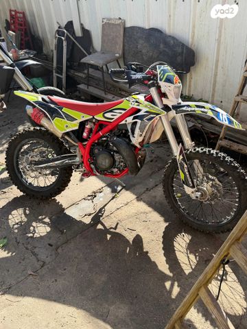 מודעת רכב בטא איקסטריינר 300