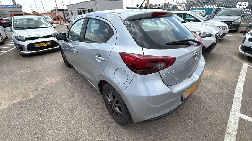 מודעת רכב מאזדה 2