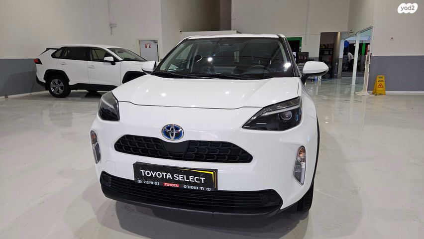 מודעת רכב טויוטה יאריס קרוס