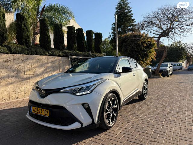 מודעת רכב טויוטה C-HR