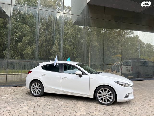 מודעת רכב מאזדה 3