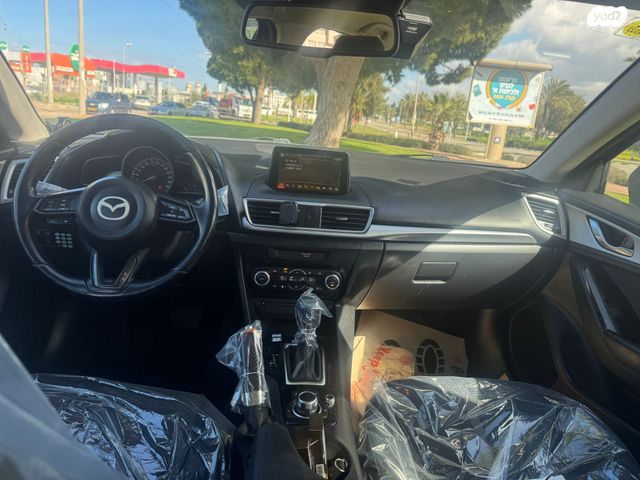 מודעת רכב מאזדה 3