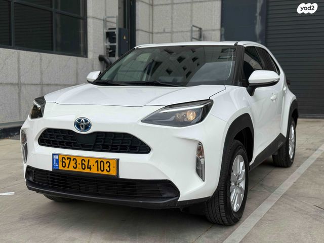 מודעת רכב טויוטה יאריס קרוס