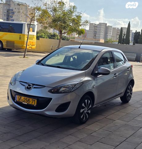 מודעת רכב מאזדה 2