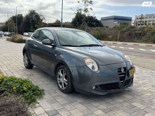 מודעת רכב אלפא רומיאו מיטו