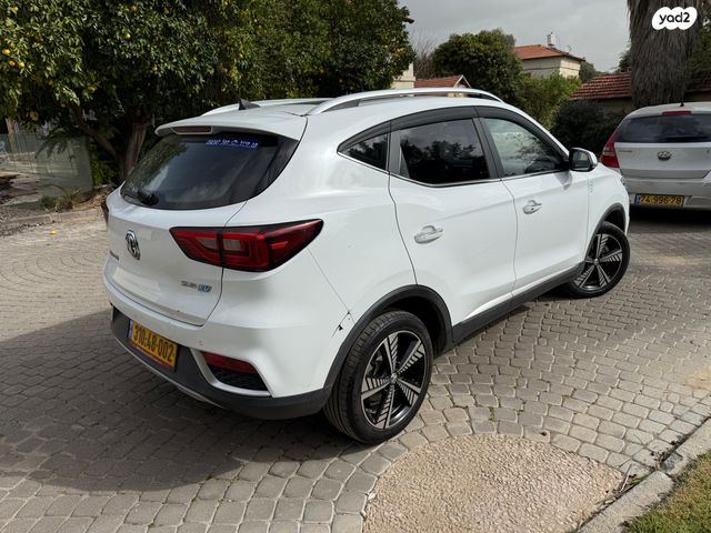 מודעת רכב אם ג'י ZS