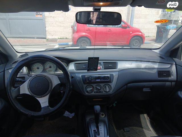 מודעת רכב מיצובישי לנסר