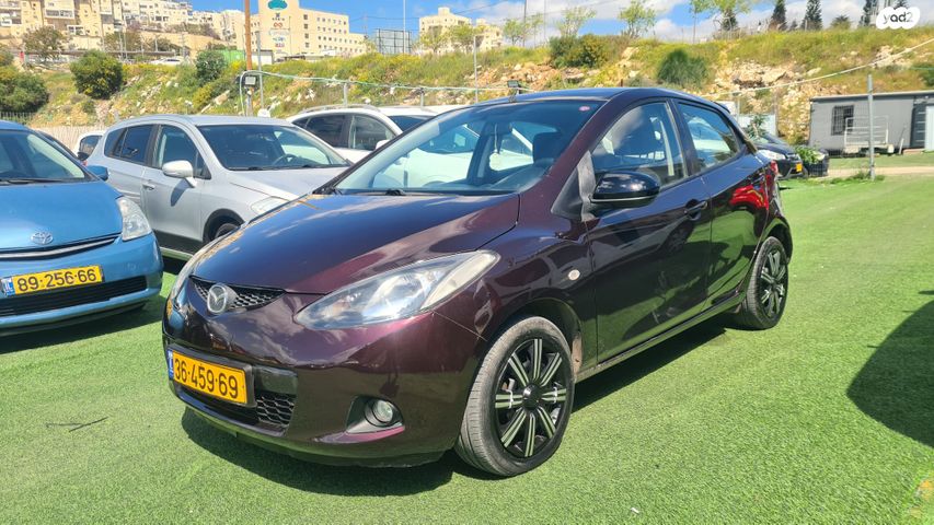 מודעת רכב מאזדה 2